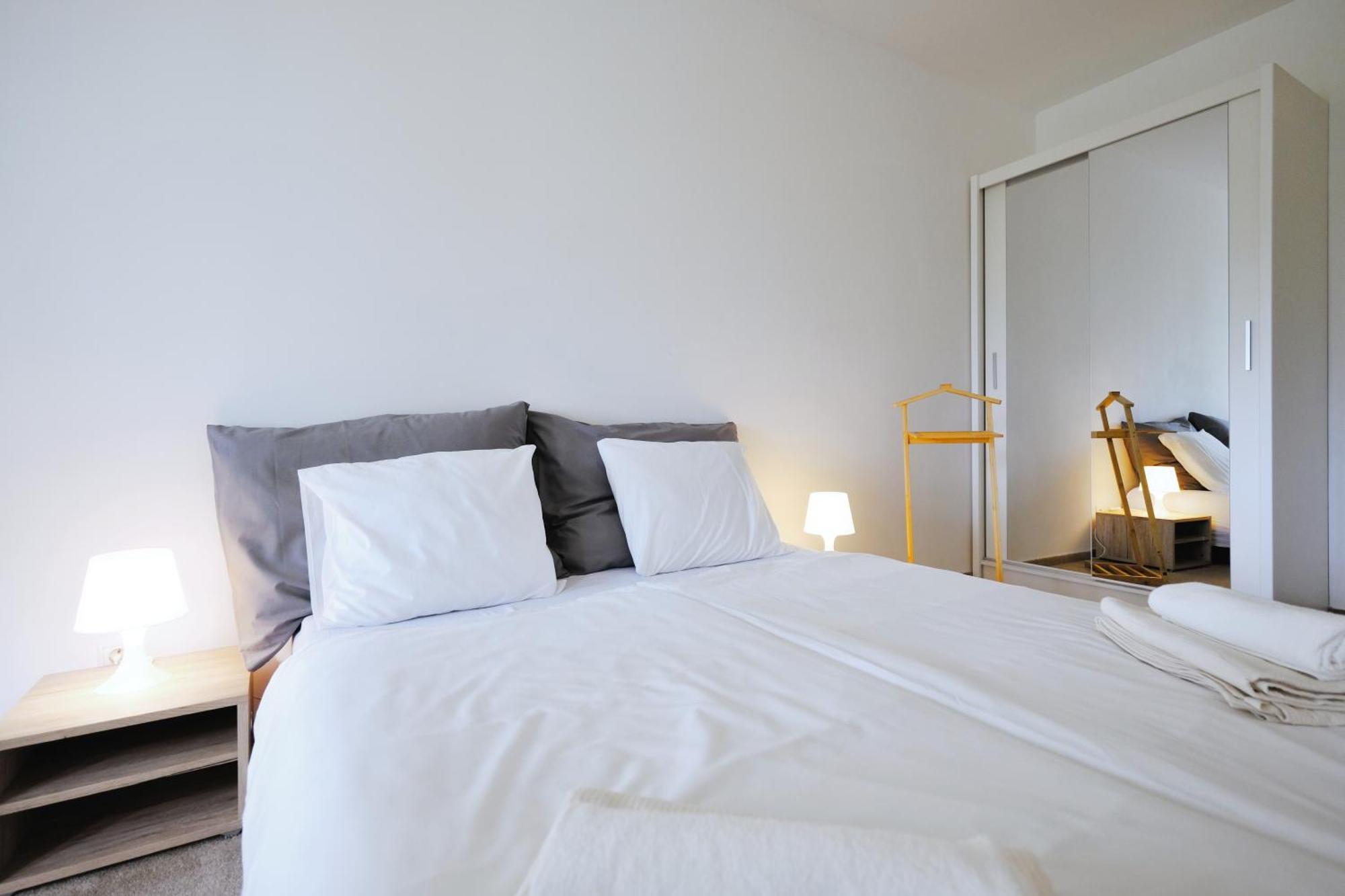 Vida Prostorny 220 M2 3br S Krbem A Zahradou, Idealni Pro Rodiny * Praga