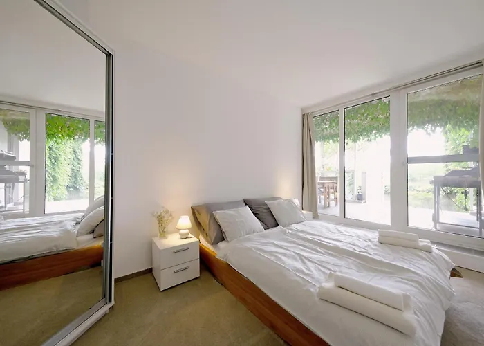 Vida Prostorny 220 M2 3Br Apartman S Krbem A Zahradou, Idealni Pro Rodiny